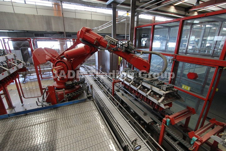 Crate Loading and Unloading Station with 6 ABB IRB 6400 robots