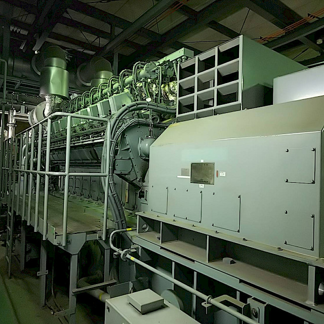 2005 - Natural Gas Generator Niigata 2 x 2880 kW / 60 Hz with Auxiliaries