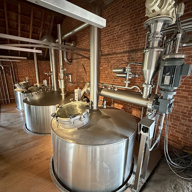 Cervecería artesanal totalmente automatizada de 30 hl/lote con filtro de maceración Meura (2016)