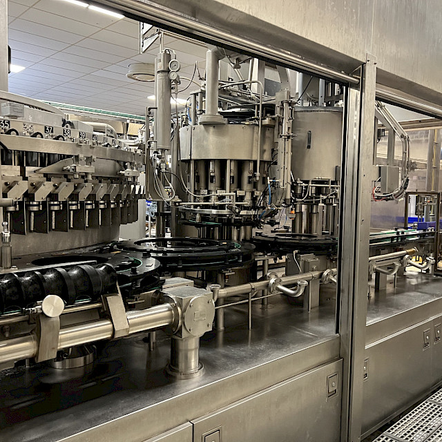 Glass and PET Bottle Filling and Capping Monoblock KHS Innofill 32000 bph