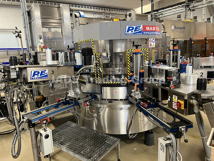 Rotary Labelling Machine P.E. Labellers MASTER 1120-20T