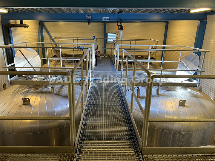 6 × 540 hl Holvrieka CCT Fermentation Tanks – 2002