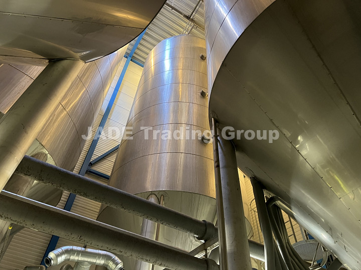 6 × 540 hl Holvrieka CCT Fermentation Tanks – 2002